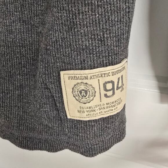 Vintage Boy's Old Navy Gray Waffle Knit Long Sleeve Top | Size Medium (8) - Picture 4 of 6